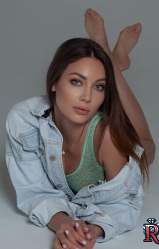 Juliana-12-20-1-470x705_vb_c