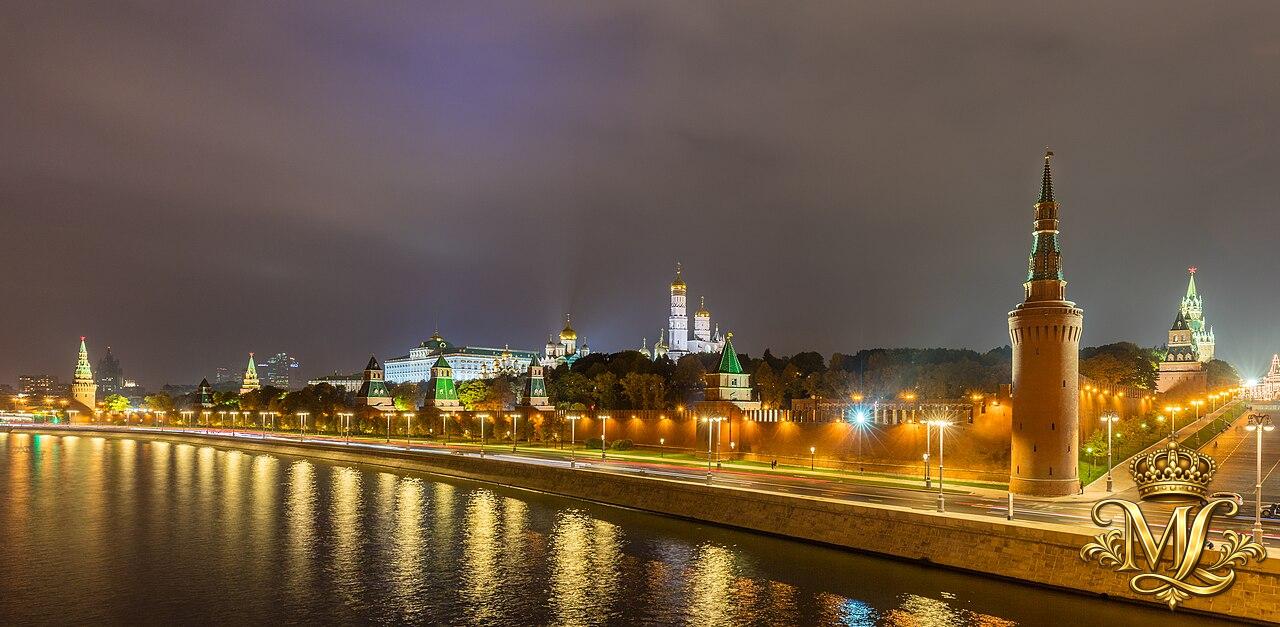 Night view of the Moscow Kremlin and the river embankment